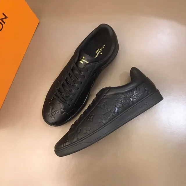 Louis Vuitton LV Trainer Zapatos Lifestyle de Cuero Negro con Monograma Embossado Low-Top con Cordones 9
