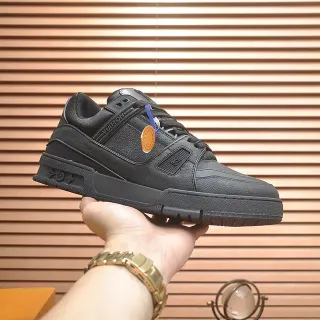 Louis Vuitton LV Trainer Zapatillas Lifestyle Negras Cuero Estructurado Superior Goma Rubber Midsole Layered