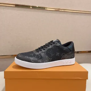 Louis Vuitton LV Trainer Sneakers Lifestyle Couro Monogramado Preto e Branco Low-Top
