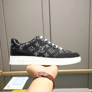 Louis Vuitton LV Trainer Negro y Blanco Monogrammed Textile Upper Contrast Sole Lifestyle Sneakers