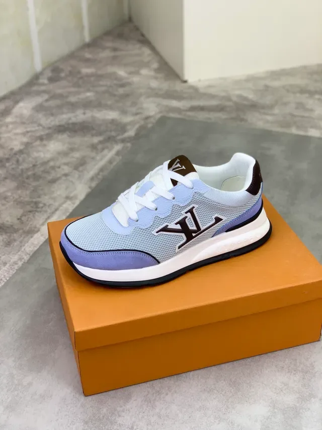 لويس فيتون LV Trainer سنيكرز أزرق بنفسجي شبكة لوجو جانبي مونوغرام نمط حياة 4