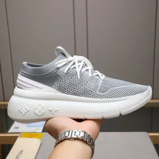 Louis Vuitton LV Trainer Cinza Branco Malha Superior Embossado Monograma Sola Tênis Lifestyle