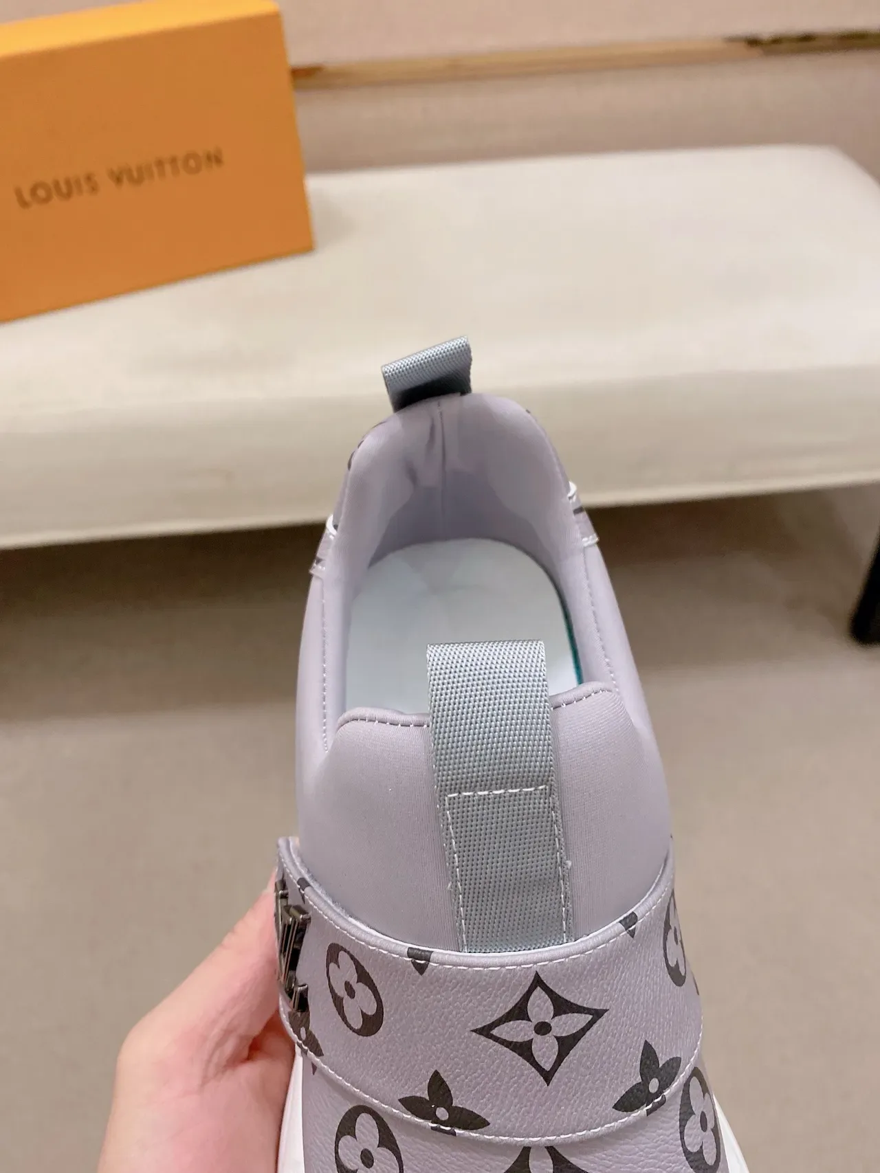 Louis Vuitton LV Trainer Gris Blanc Slip-On Monogramme Toile Lifestyle Sneakers 4