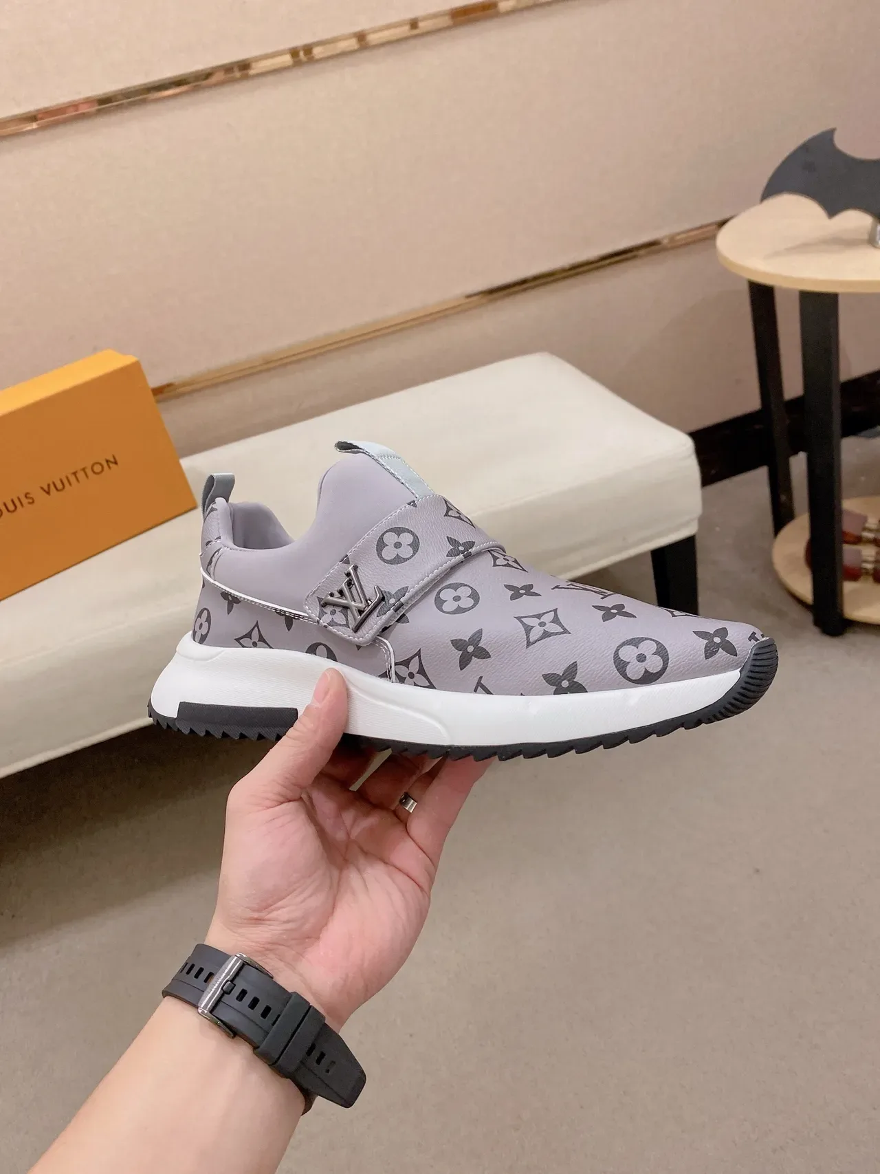 Louis Vuitton LV Trainer Gris Blanc Slip-On Monogramme Toile Lifestyle Sneakers 5