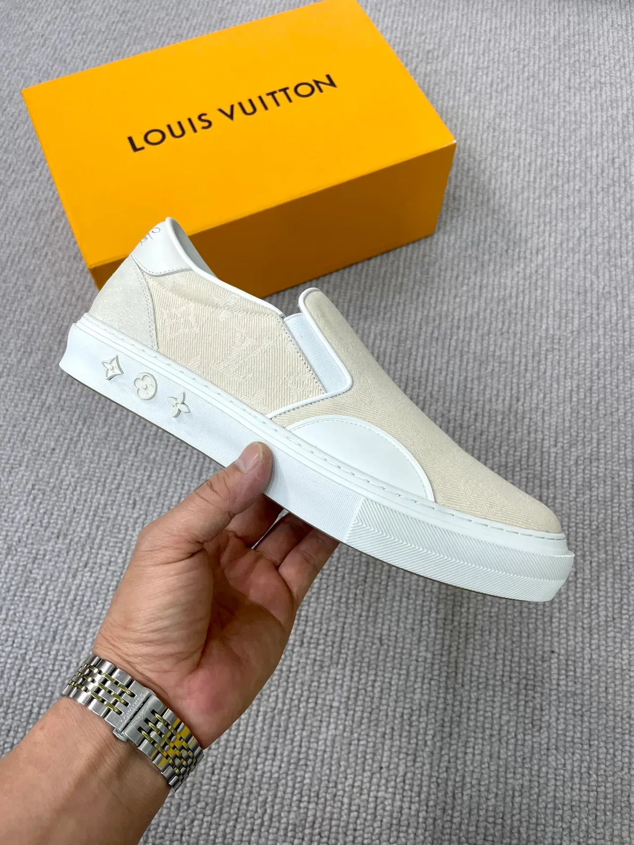 Louis Vuitton LV Trainer Off-White Monogram Canvas Zapatillas lifestyle slip-on 4