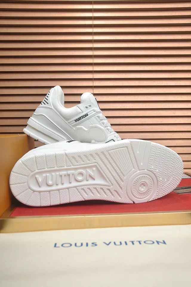 Louis Vuitton LV Trainer أبيض أسود جلد علوي رباط مثقوب مزدوج إغلاق أحذية رياضية نمط حياة 3