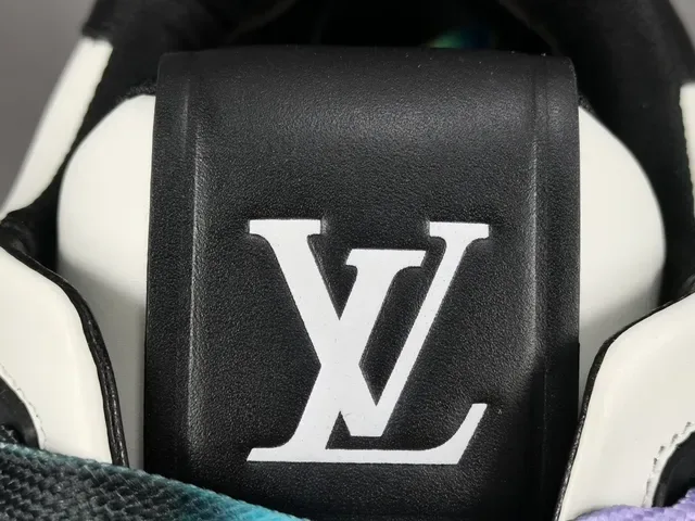Louis Vuitton LV Trainer أبيض أسود منخفض القدمة سيليويت جلد علوي أحذية رياضية أسلوب حياة 6