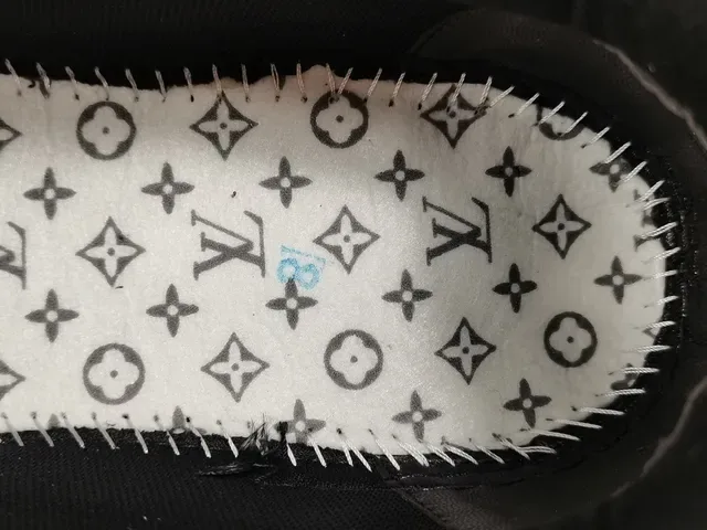 Louis Vuitton LV Trainer أبيض أسود منخفض القدمة سيليويت جلد علوي أحذية رياضية أسلوب حياة 8