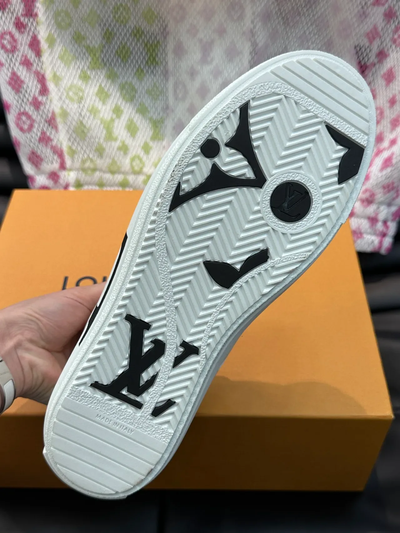 Louis Vuitton LV Trainer blanc noir Monogram style de vie Sneakers 2