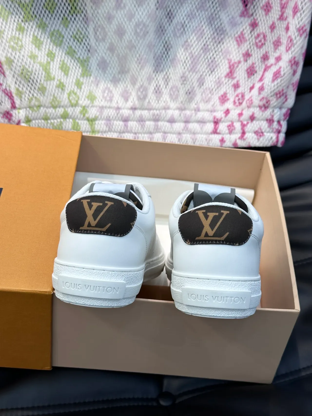 Louis Vuitton LV Trainer blanc noir Monogram style de vie Sneakers 3
