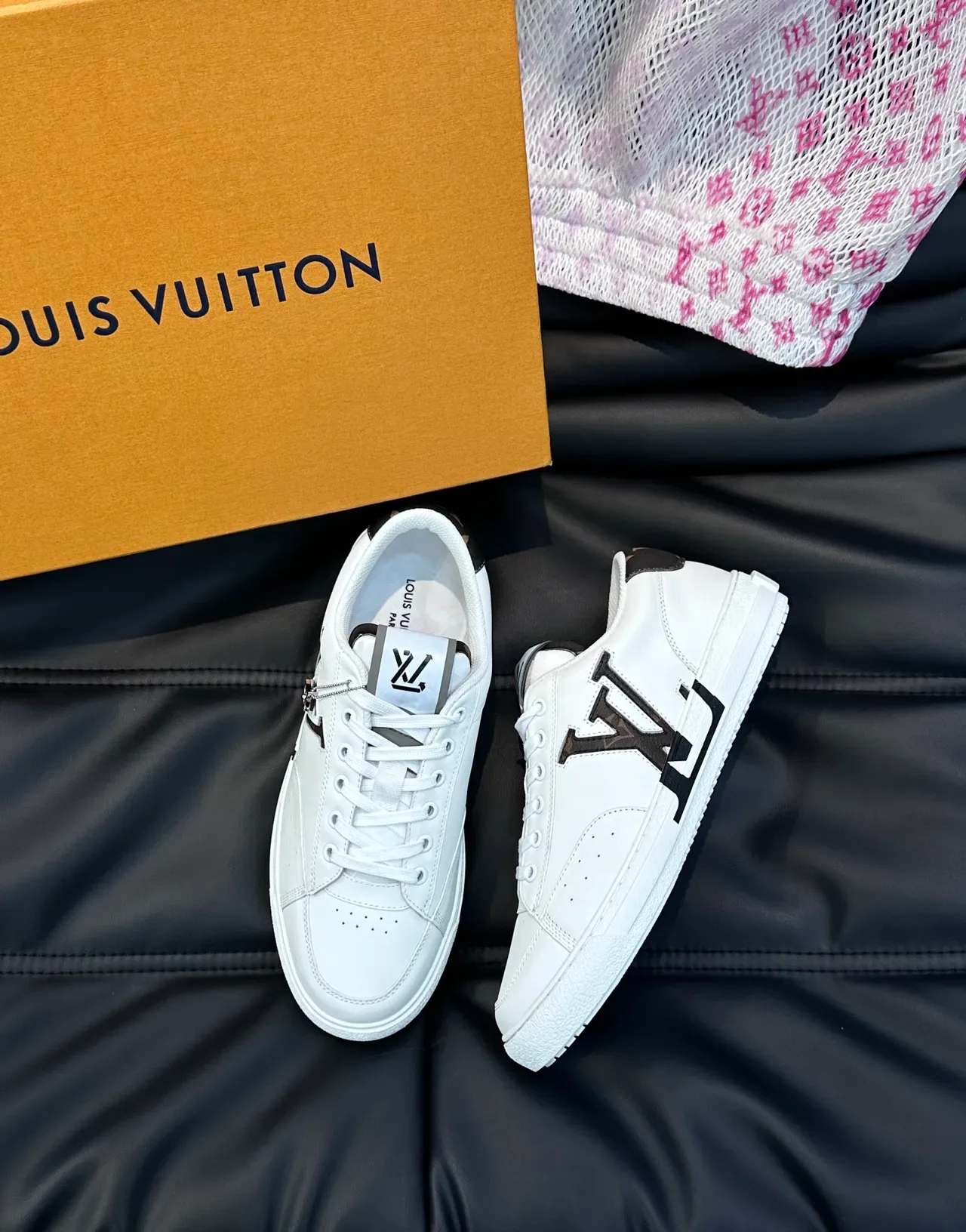 Louis Vuitton LV Trainer blanc noir Monogram style de vie Sneakers 5