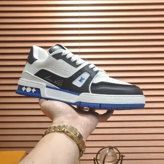 Louis Vuitton LV Trainer Zapatillas Lifestyle Blancas y Azules con Capa de Cuero Superior y Media Suela Esculturada