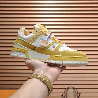 Louis Vuitton LV Trainer Amarelo Branco Motivos Embossados em Camadas Superiores Lifestyle Sneakers
