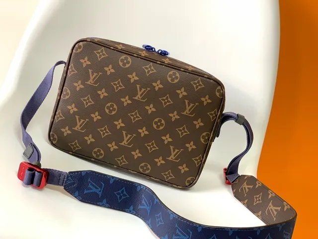 Louis Vuitton Maille Marron Bleu Monogram Toile Fermeture éclair horizontale Poche Sac messager 6