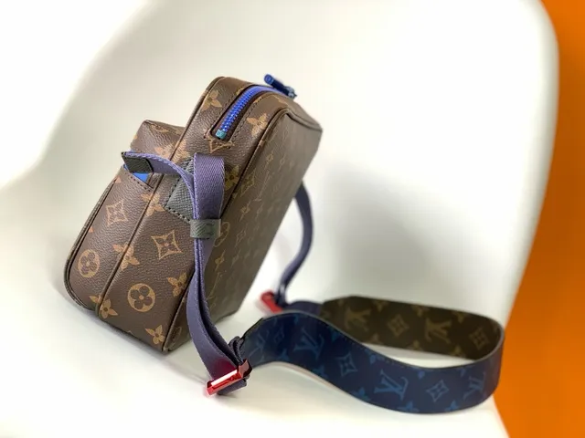 Louis Vuitton Maille Marron Bleu Monogram Toile Fermeture éclair horizontale Poche Sac messager 7