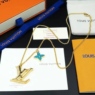 Louis Vuitton Monogram e Pingente de Flor Corrente de Ouro Collares