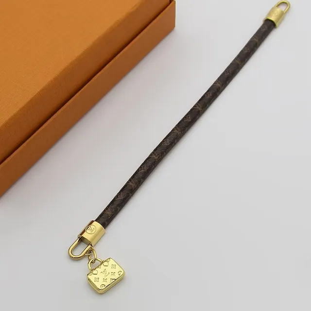 Louis Vuitton Monogram Canvas Gold-Tone Mini Bolsa Charm Pulseira 2