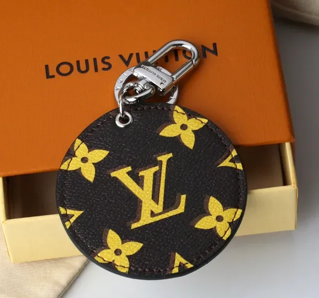 Louis Vuitton Monogram 帆布 棕黄 圆形托特包 钥匙包 3