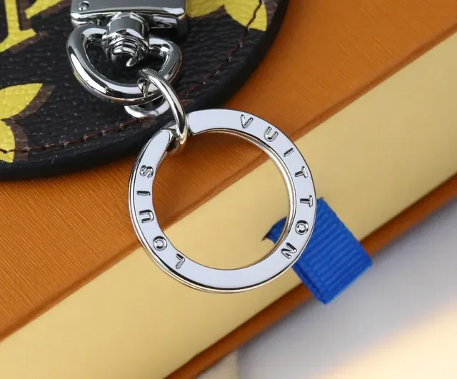 Louis Vuitton Monogram 帆布 棕黄 圆形托特包 钥匙包 4