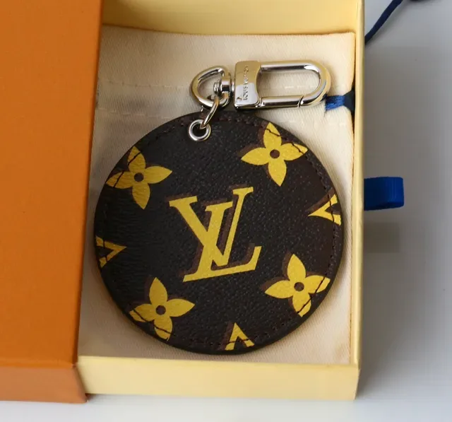 Louis Vuitton Monogram 帆布 棕黄 圆形托特包 钥匙包 5
