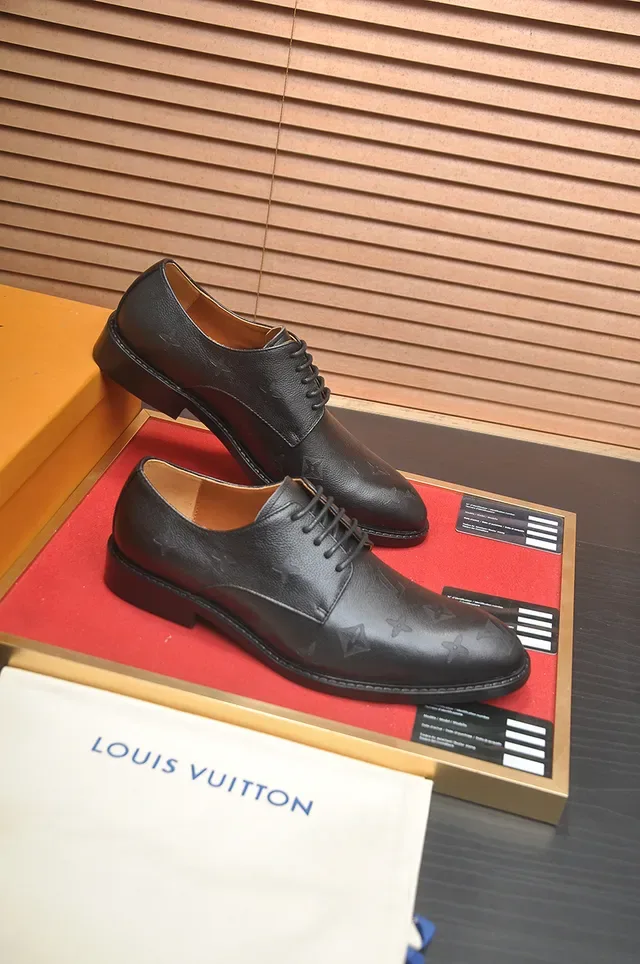 Louis Vuitton Monogram-Embossed Black Cap-Toe Oxford Shoes 4