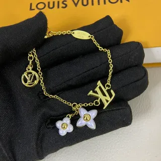 لويس فيتون Monogram Flower Charm سوار ذهبي