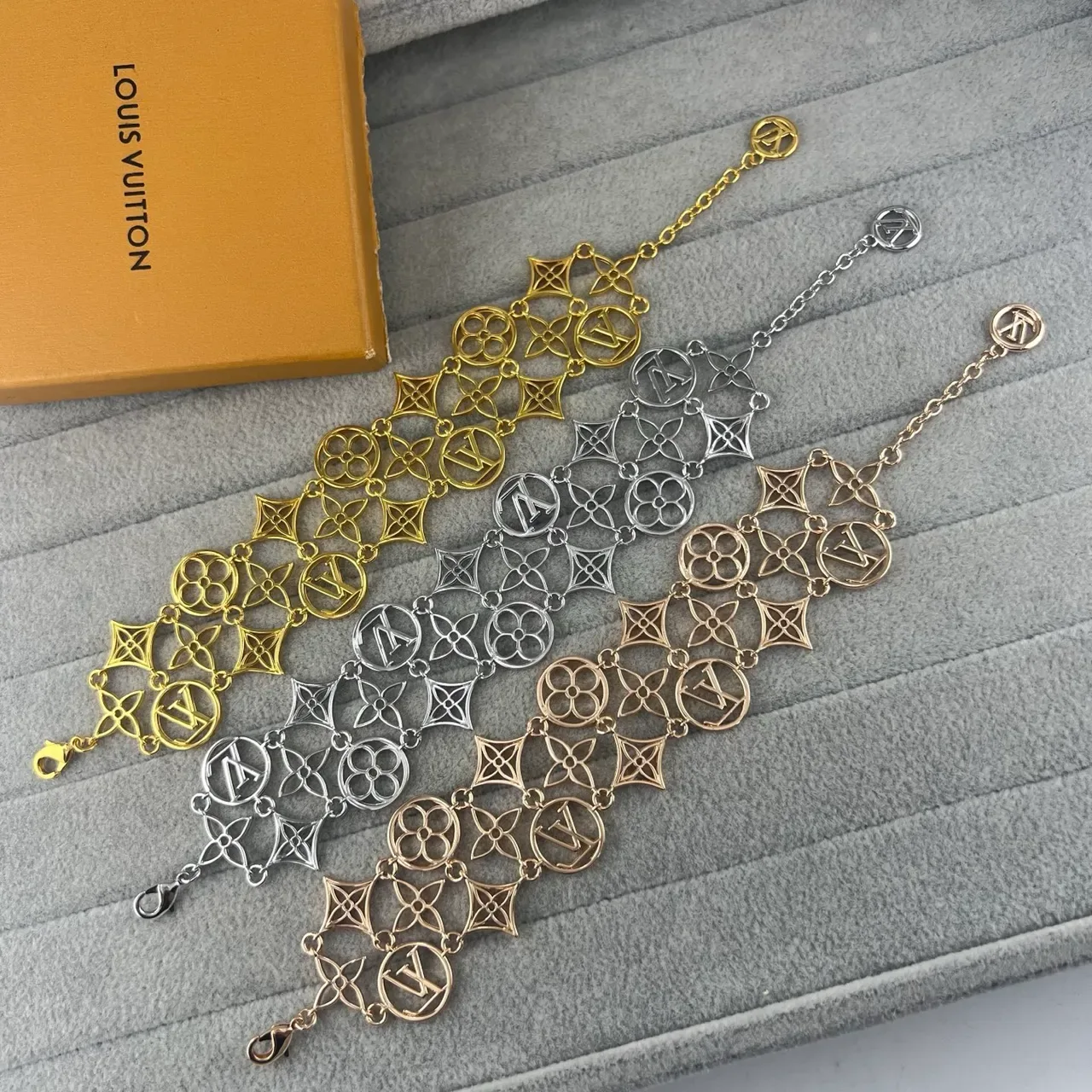 Louis Vuitton Monogram Flower Gold Silver Openwork Link Motif Bracelet 5