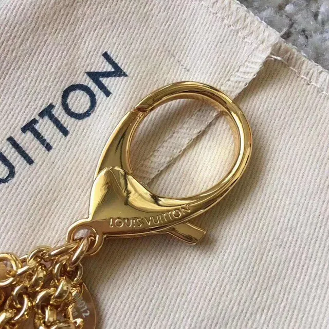Louis Vuitton Monogram حامل مفاتيح زهرة ذهبي وردي معدني مينا سوار زهور 5