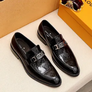 Louis Vuitton Monogram حذاء لوبير جلد أسود لامع حذاء