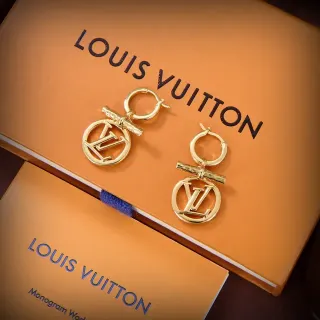 أقراط دائرية Louis Vuitton Monogram مع قلادة وإغلاق توجل
