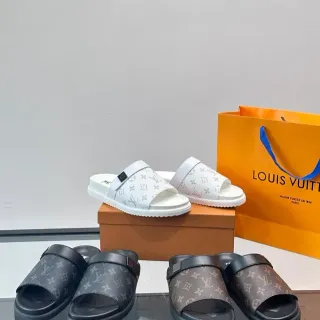 Louis Vuitton Monogram Chanclas
