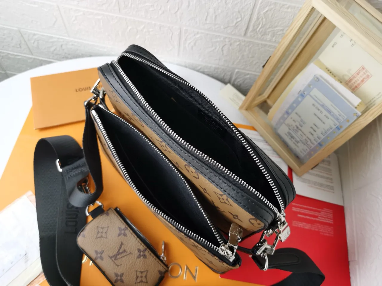 Louis Vuitton Multi Pochette Accessoires 棕黑 印花帆布 信使包 2
