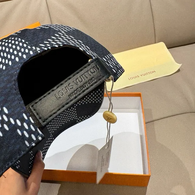 Louis Vuitton 海军蓝 波点 棒球帽 4