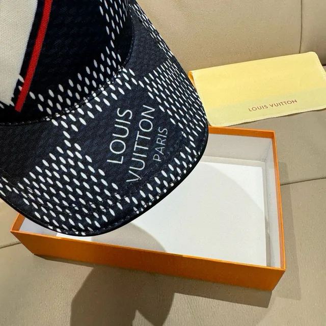 Louis Vuitton 海军蓝 波点 棒球帽 5