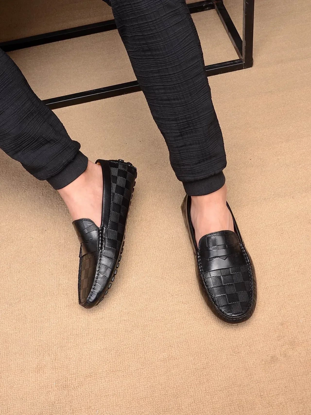 Louis Vuitton Penny Loafer Preto Bege Cinta de Couro Trançada em Xadrez 2