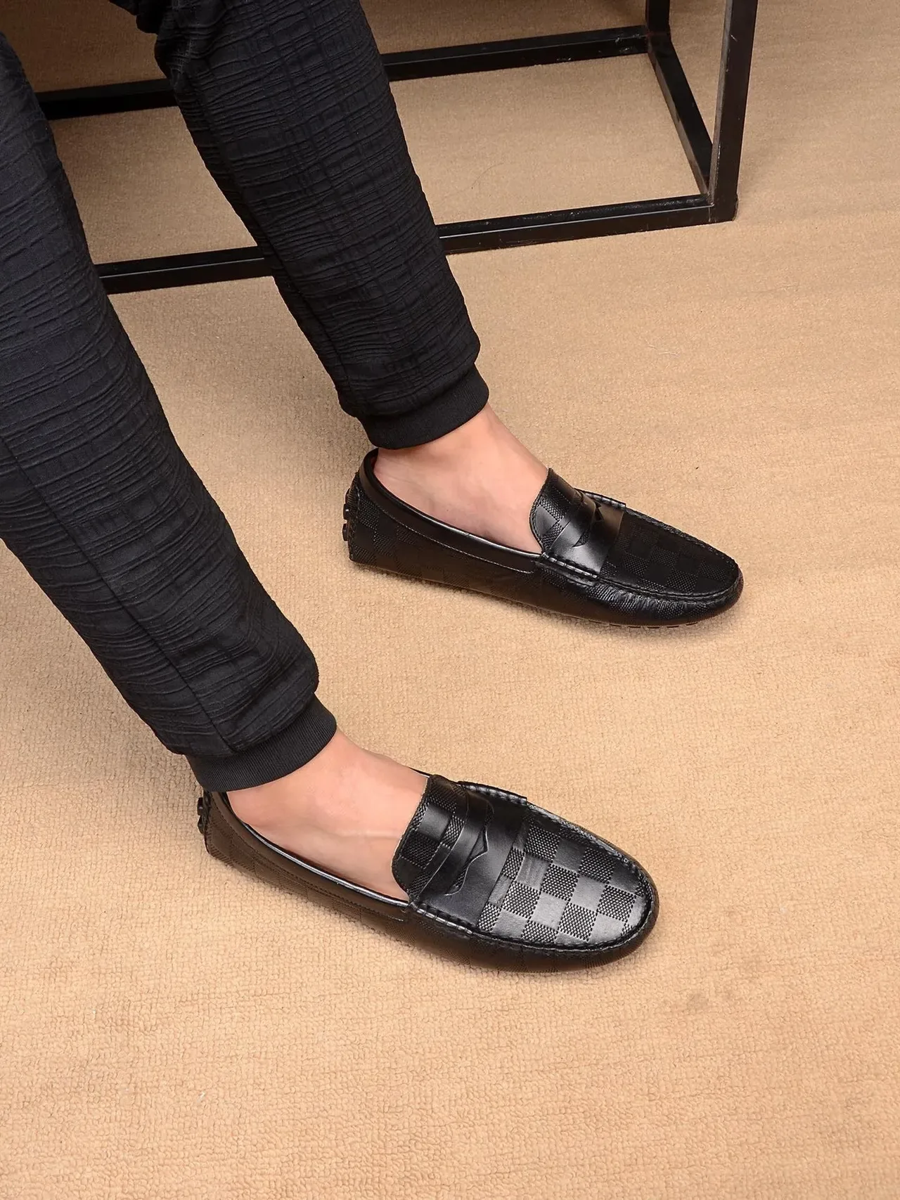 Louis Vuitton Penny Loafer Preto Bege Cinta de Couro Trançada em Xadrez 3