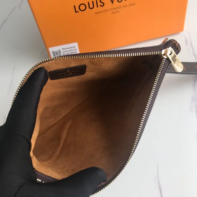 Louis Vuitton Pochette Metis Marrom Bege Monograma Tela Recoberta Fecho com Zíper Superior Bolsa de Pulso 4