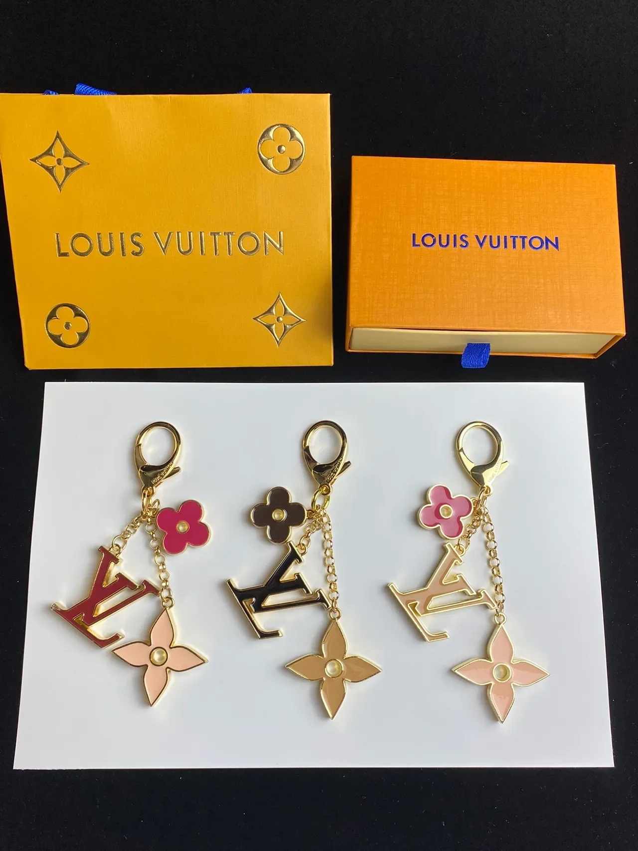 Louis Vuitton Capa Celular Metal Esmaltado Multi-Charm Vermelho Rosa 5