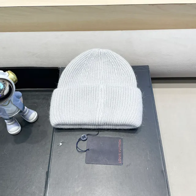 Louis Vuitton Bonnet tricoté côtelé gris 4