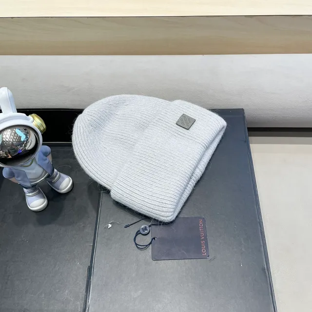 Louis Vuitton Bonnet tricoté côtelé gris 8