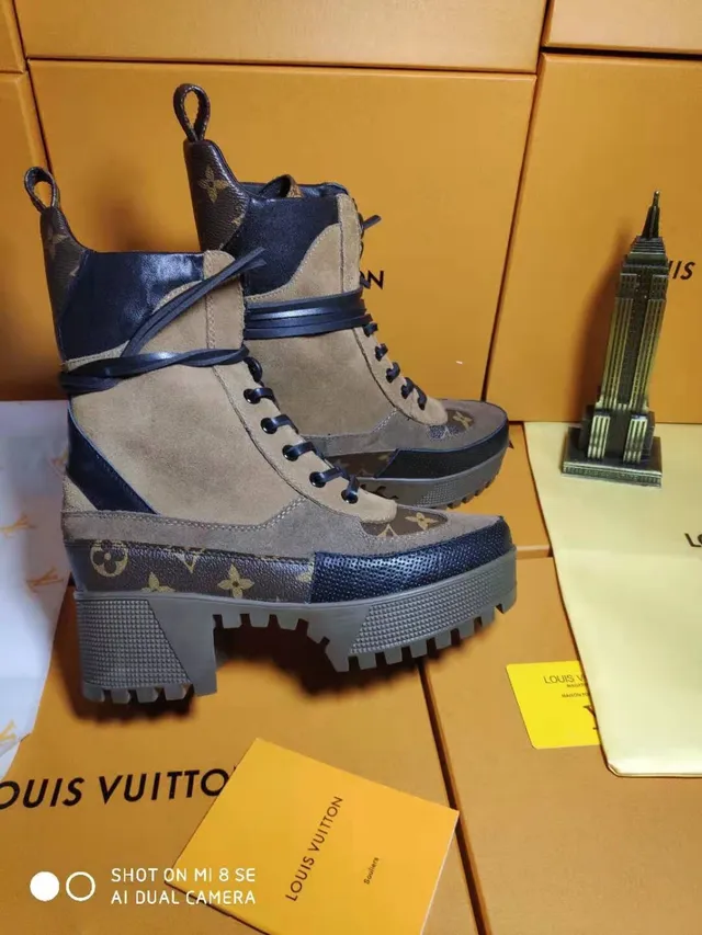 Louis Vuitton Run Away Beige Negro Suela de plataforma Monograma Paneles de cuero Botas de tobillo 3