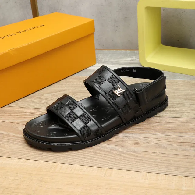 Louis Vuitton Run Away أسود Monogram Embossed كاجوال صنادل 4
