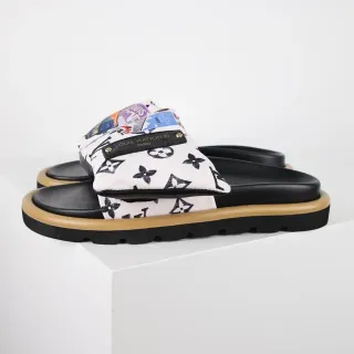 Louis Vuitton Run Away Monogram Zapatilhas deslizantes