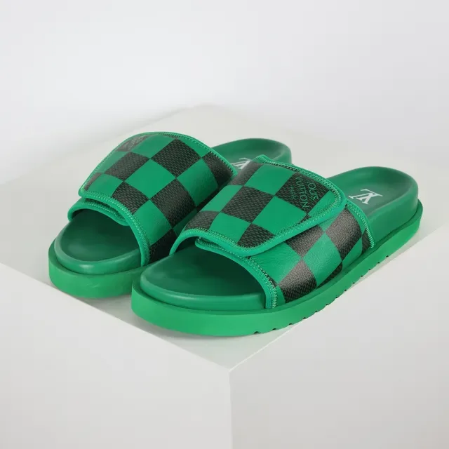 Louis Vuitton Run Away Slide Sandalias Verdes y Negras a Cuadros 2