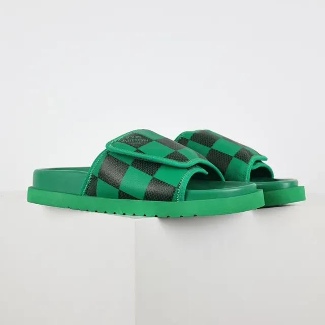 Louis Vuitton Run Away Slide Sandalias Verdes y Negras a Cuadros 3