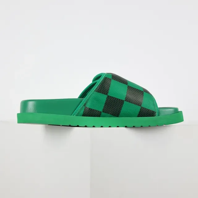 Louis Vuitton Run Away Slide Sandalias Verdes y Negras a Cuadros 7
