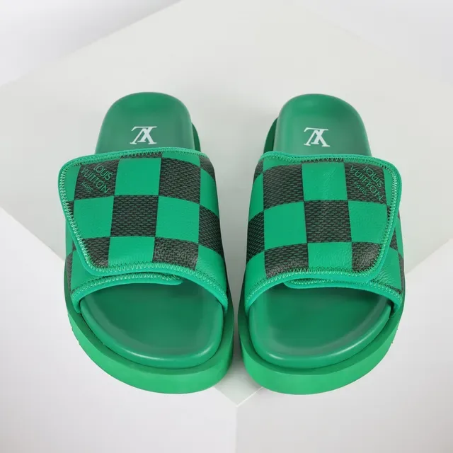 Louis Vuitton Run Away Slide Sandalias Verdes y Negras a Cuadros 8