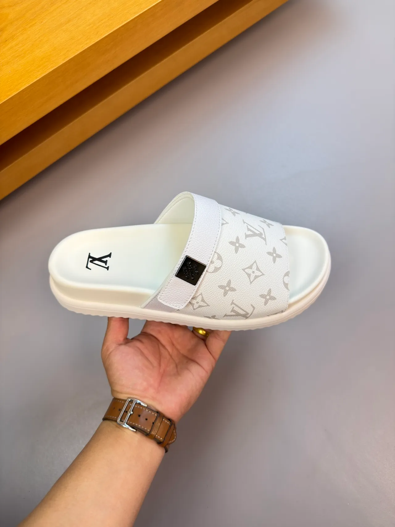 Louis Vuitton Run Away Slide White Monogram pantoufles 4