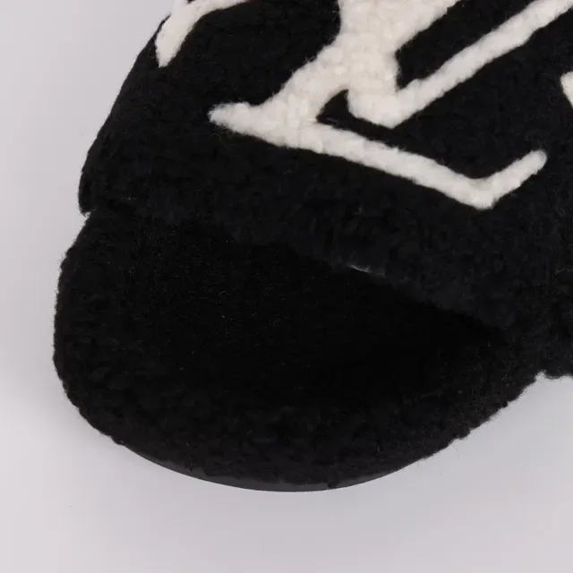 Louis Vuitton Shearling Monogram 星 拖鞋 5