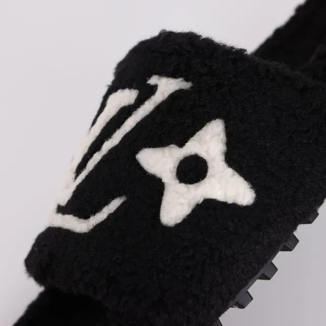 Louis Vuitton Shearling Monogram 星 拖鞋 6